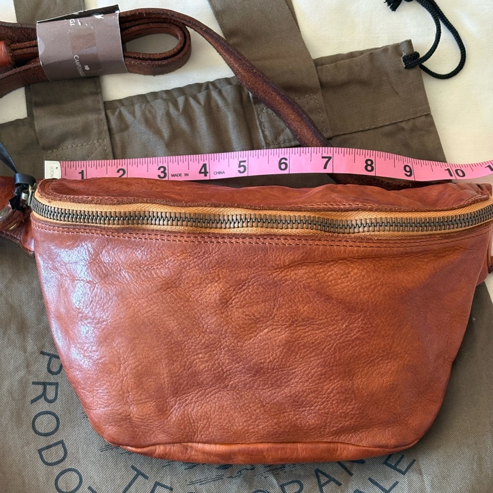Campomaggi SANTARCANGELO
Belt bag "CORNIOLO" in garment-dyed cowhide leather - Picture 12 of 16